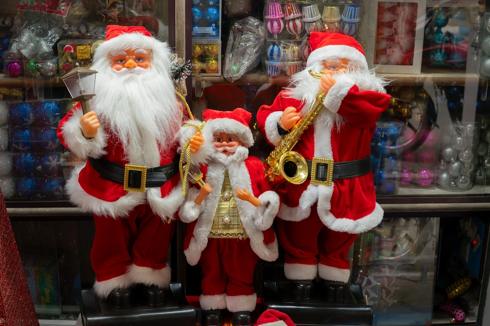 Happy,And,Joyful,Santa,Claus,Dolls,With,Various,Musical,Instruments,