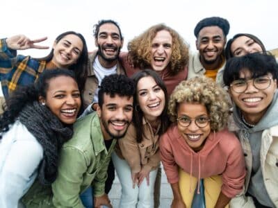 Happy,Group,Of,Multiethnic,Young,Friends,-,Diverse,People,Smiling