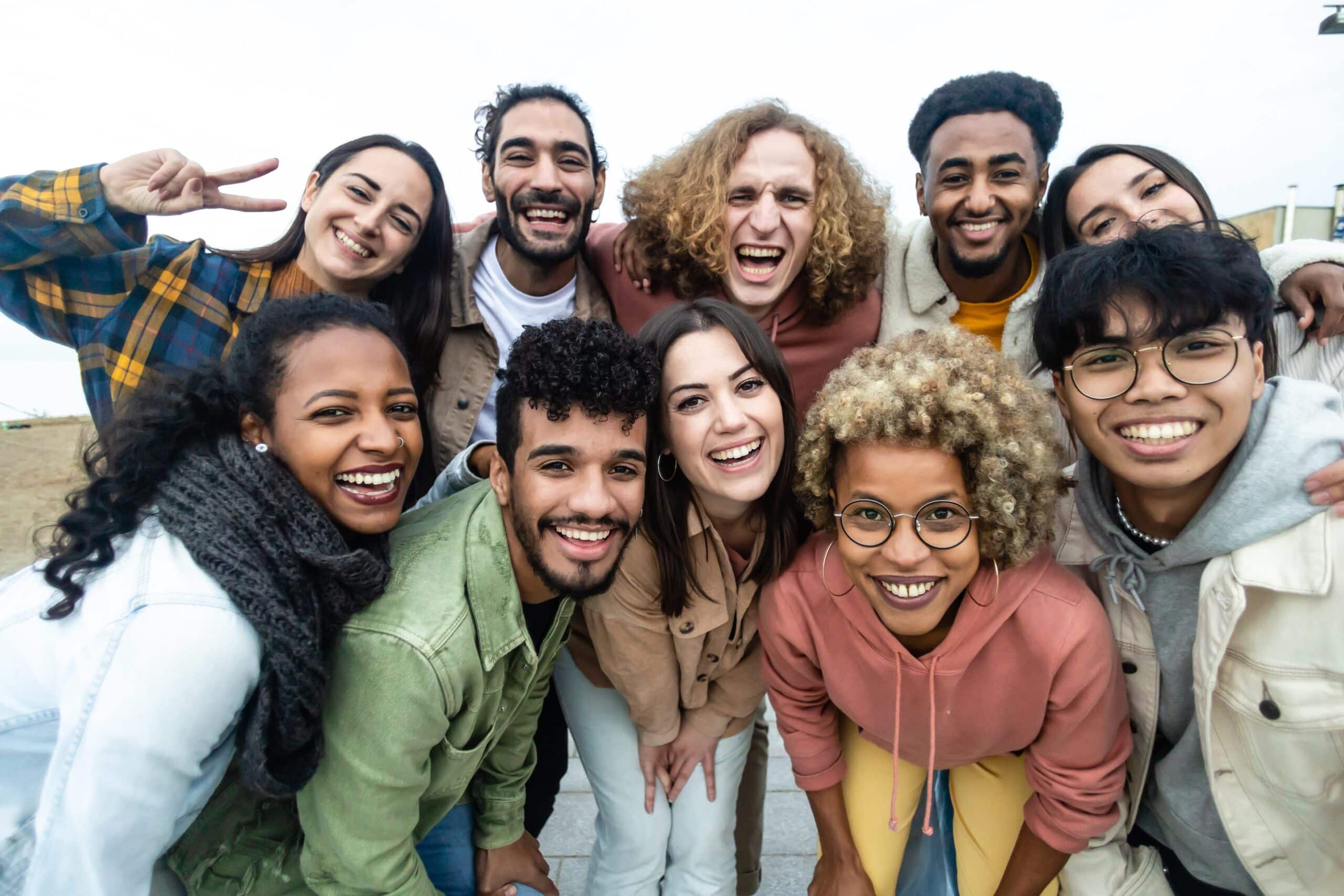 Happy,Group,Of,Multiethnic,Young,Friends,-,Diverse,People,Smiling